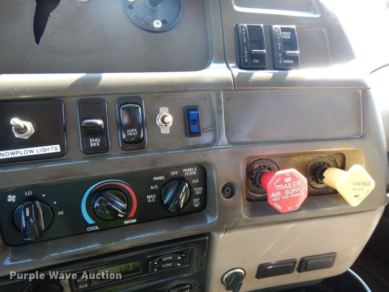 image for item DH6706 2006 Sterling LT9500  dump truck