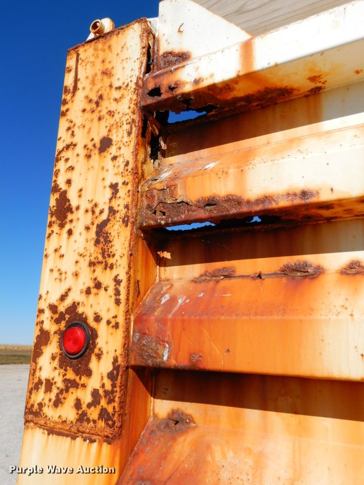 image for item DH6706 2006 Sterling LT9500  dump truck