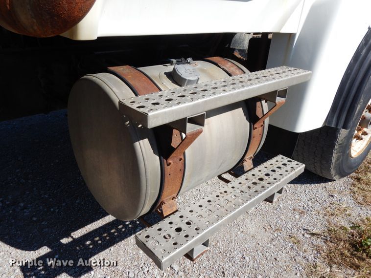 image for item DH6706 2006 Sterling LT9500  dump truck