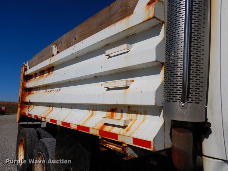 image for item DH6706 2006 Sterling LT9500  dump truck