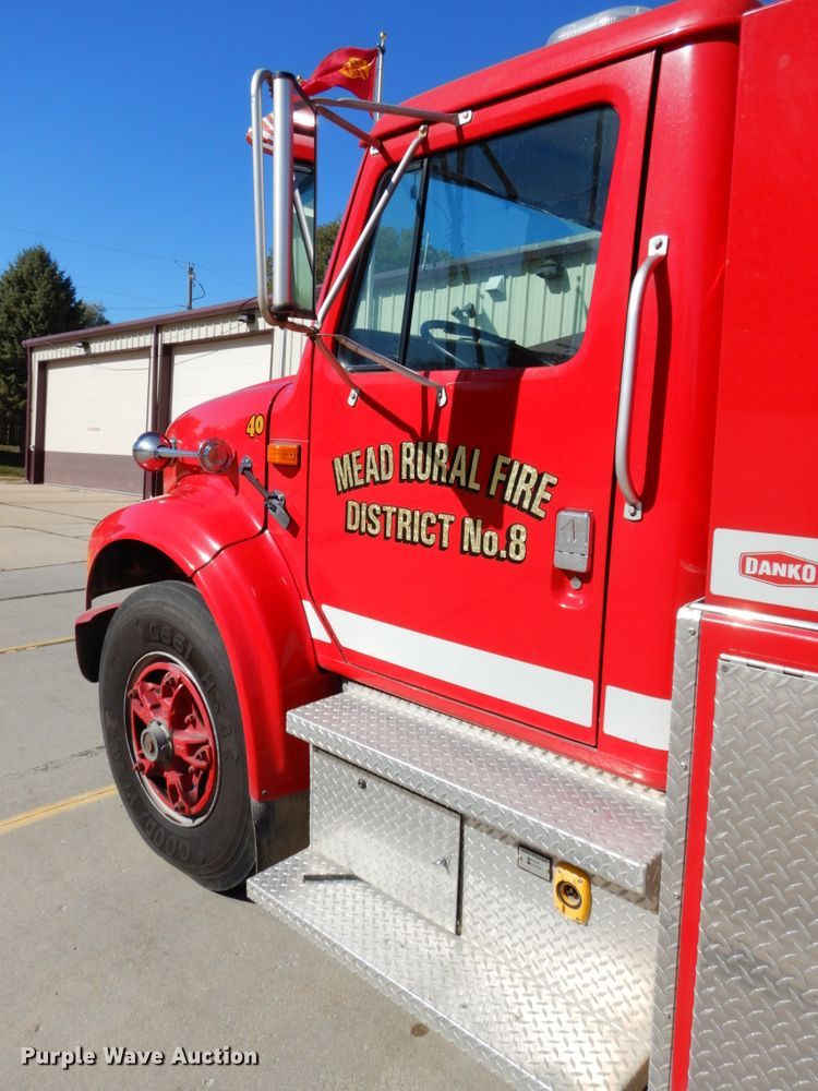 image for item DH6717 1992 International 4900  pumper fire truck