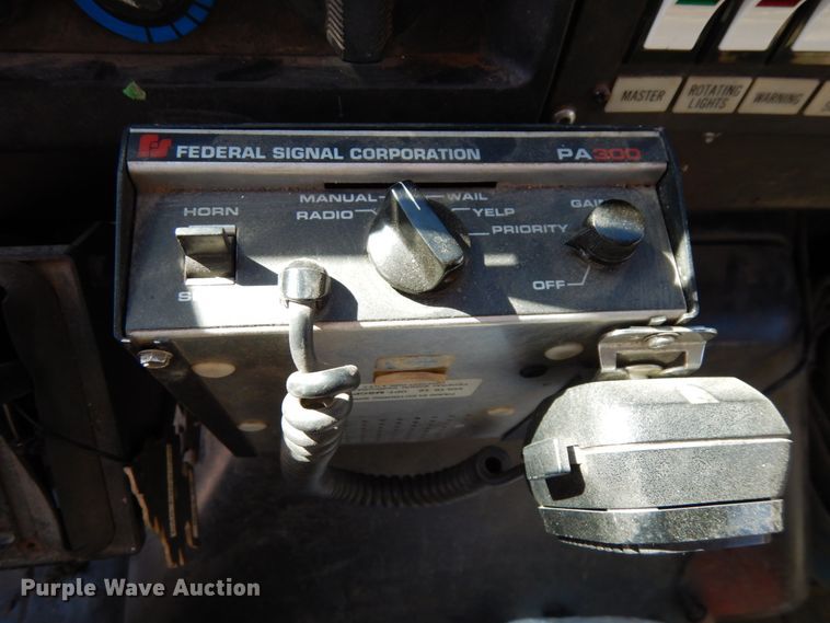 image for item DH6717 1992 International 4900  pumper fire truck