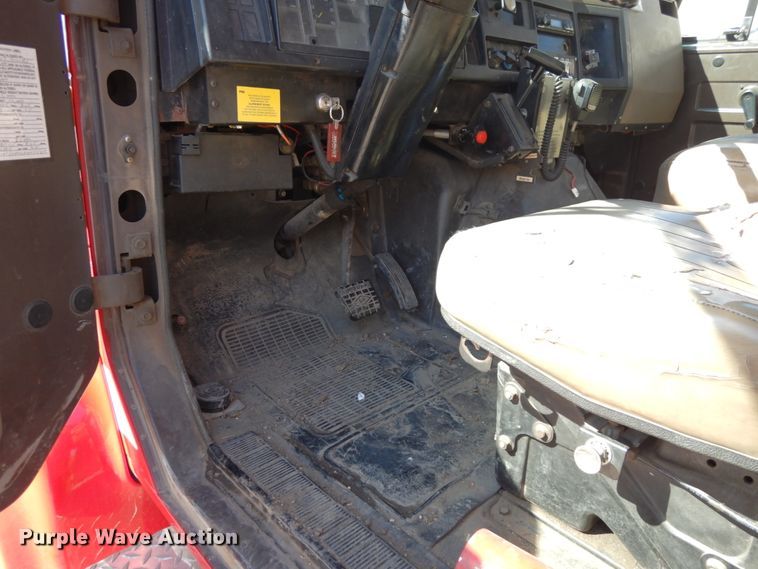 image for item DH6717 1992 International 4900  pumper fire truck