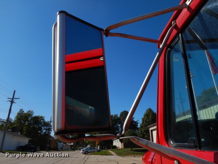 image for item DH6717 1992 International 4900  pumper fire truck