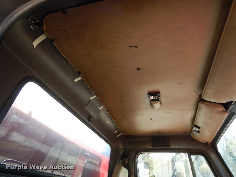 image for item DH6717 1992 International 4900  pumper fire truck