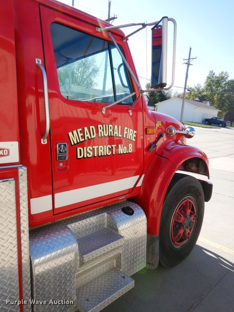 image for item DH6717 1992 International 4900  pumper fire truck