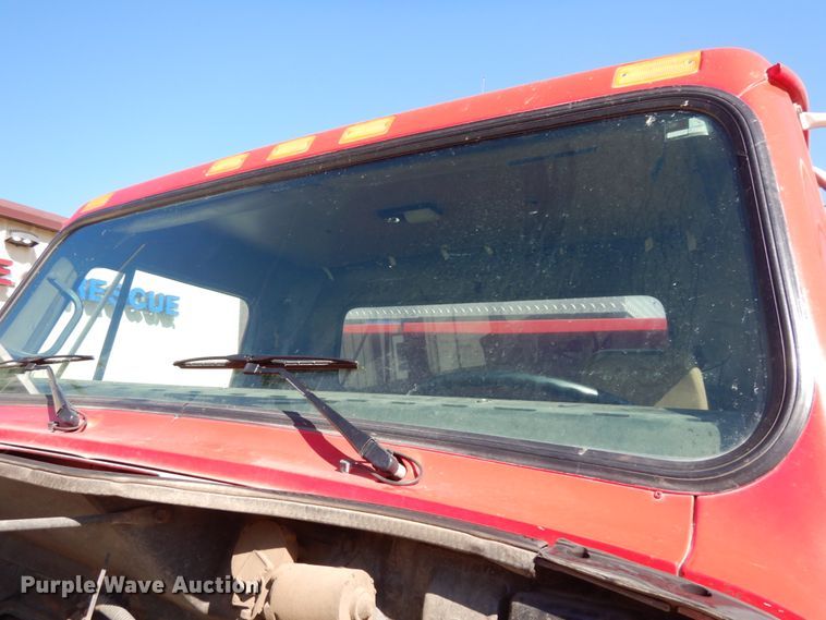 image for item DH6717 1992 International 4900  pumper fire truck