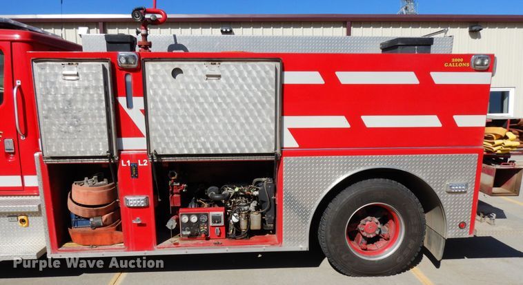 image for item DH6717 1992 International 4900  pumper fire truck