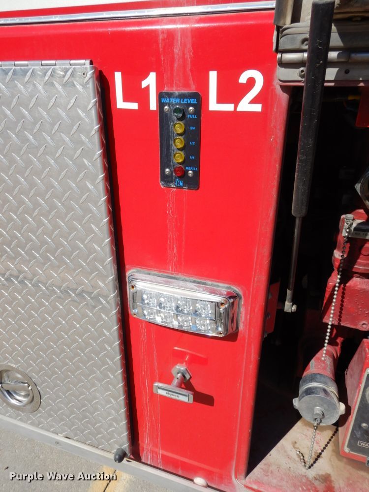 image for item DH6717 1992 International 4900  pumper fire truck