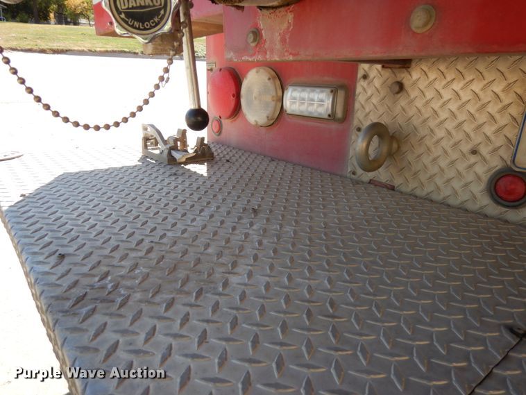 image for item DH6717 1992 International 4900  pumper fire truck