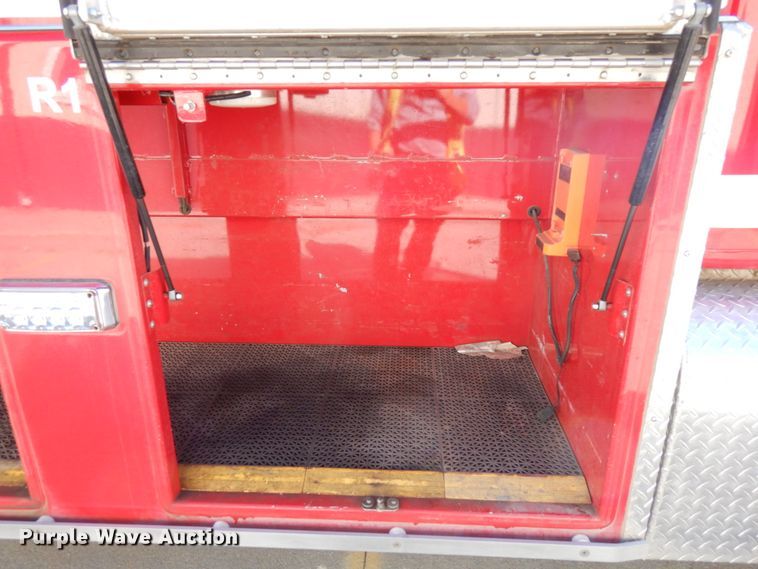 image for item DH6717 1992 International 4900  pumper fire truck