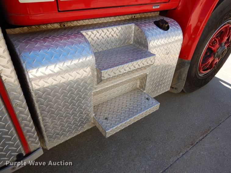 image for item DH6717 1992 International 4900  pumper fire truck