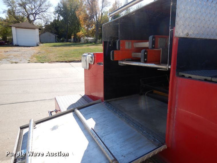 image for item DH6717 1992 International 4900  pumper fire truck