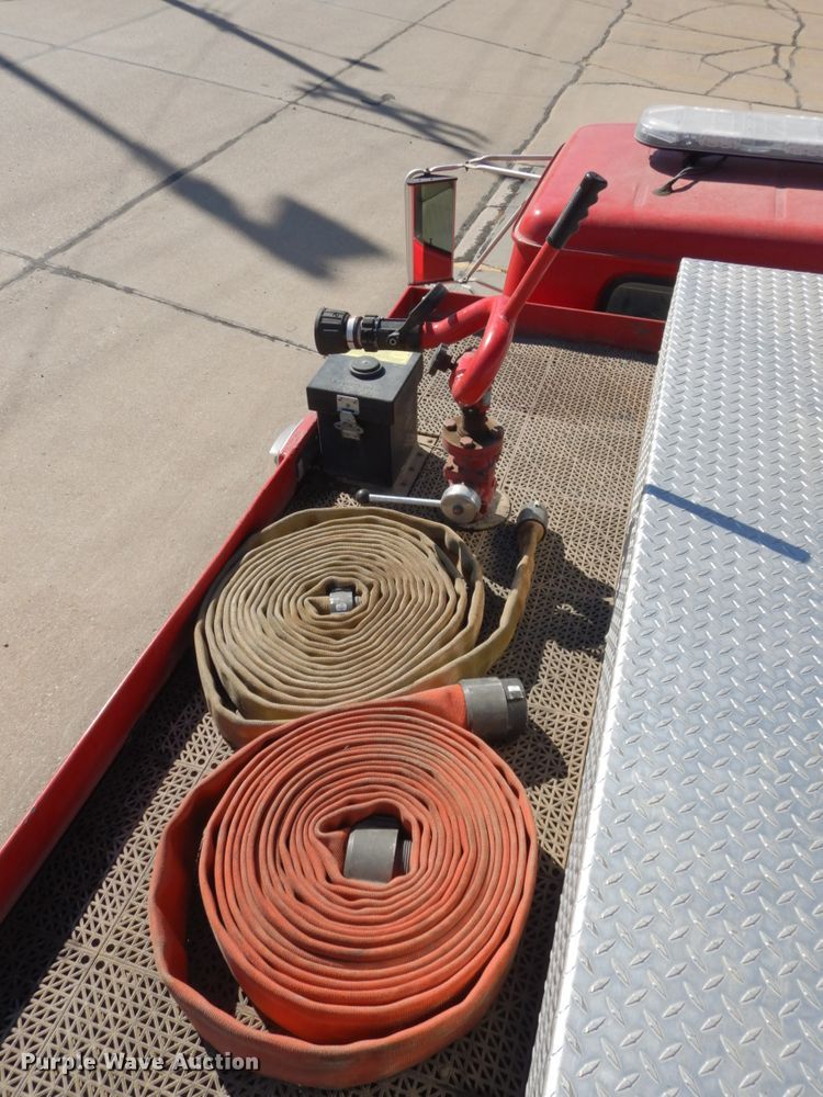 image for item DH6717 1992 International 4900  pumper fire truck