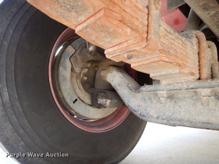 image for item DH6717 1992 International 4900  pumper fire truck