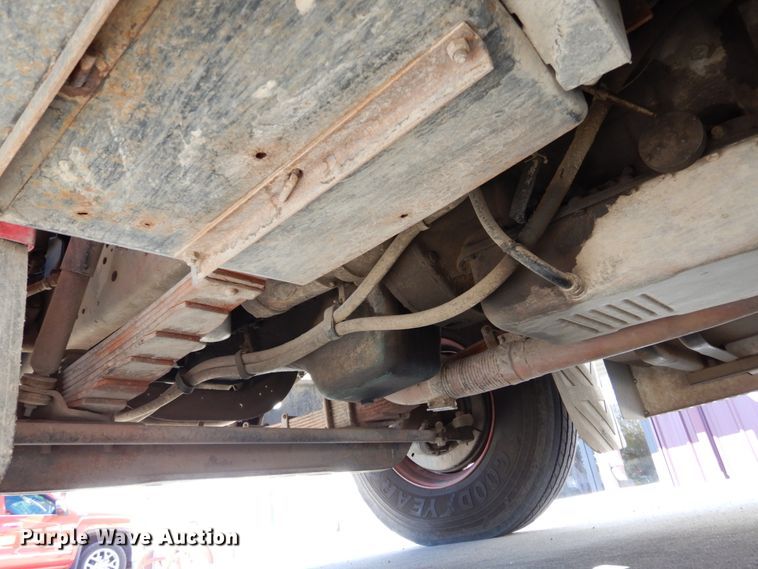 image for item DH6717 1992 International 4900  pumper fire truck