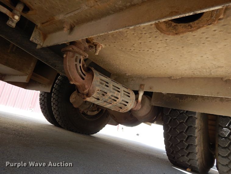 image for item DH6717 1992 International 4900  pumper fire truck