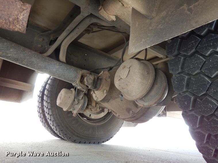 image for item DH6717 1992 International 4900  pumper fire truck