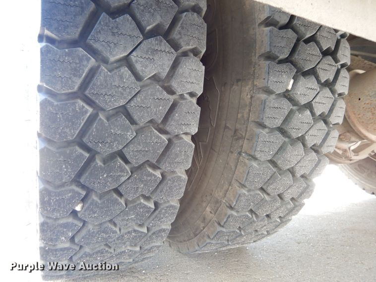 image for item DH6717 1992 International 4900  pumper fire truck