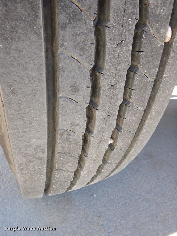 image for item DH6717 1992 International 4900  pumper fire truck