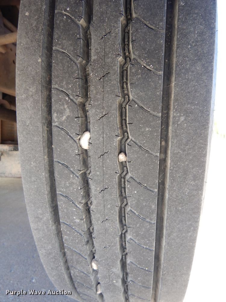 image for item DH6717 1992 International 4900  pumper fire truck