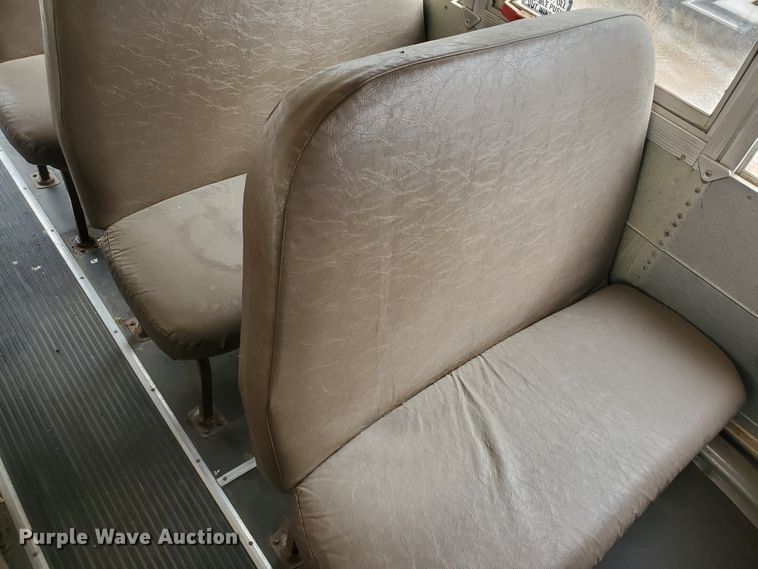 image for item DI5011 1997 Ford B800  school bus