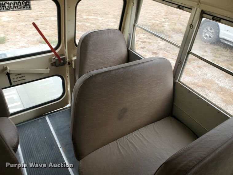 image for item DI5011 1997 Ford B800  school bus