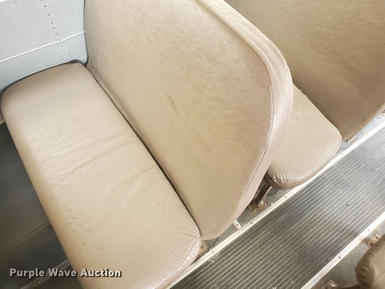 image for item DI5011 1997 Ford B800  school bus