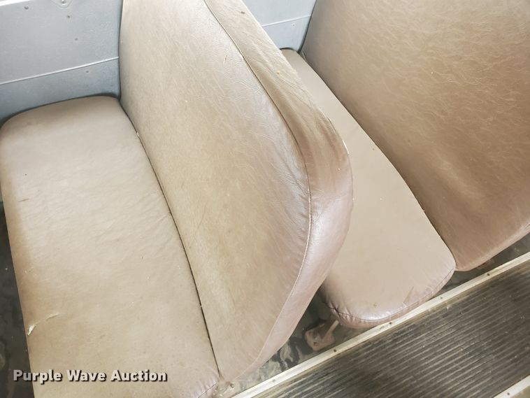 image for item DI5011 1997 Ford B800  school bus