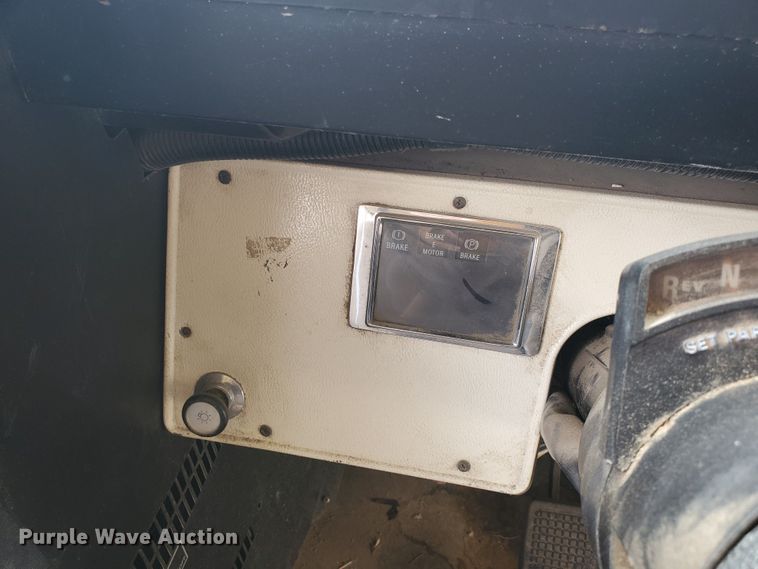 image for item DI5011 1997 Ford B800  school bus