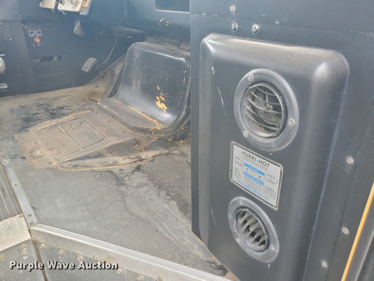 image for item DI5011 1997 Ford B800  school bus