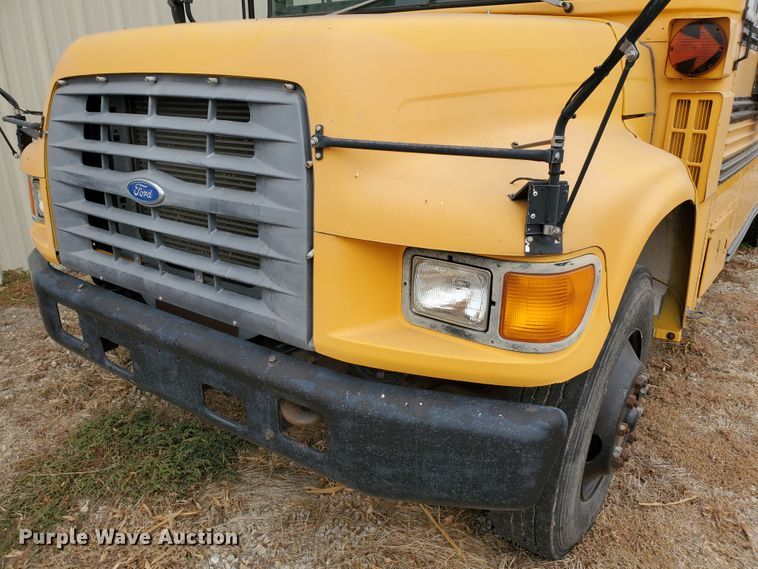image for item DI5011 1997 Ford B800  school bus