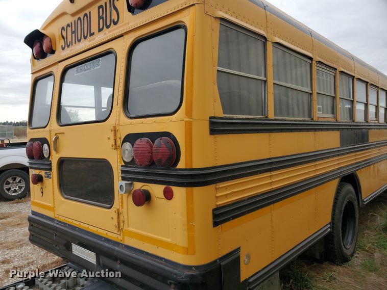 image for item DI5011 1997 Ford B800  school bus