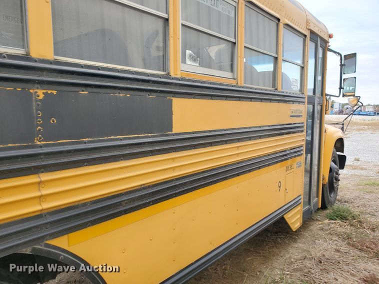image for item DI5011 1997 Ford B800  school bus