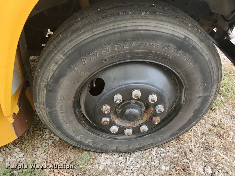 image for item DI5011 1997 Ford B800  school bus