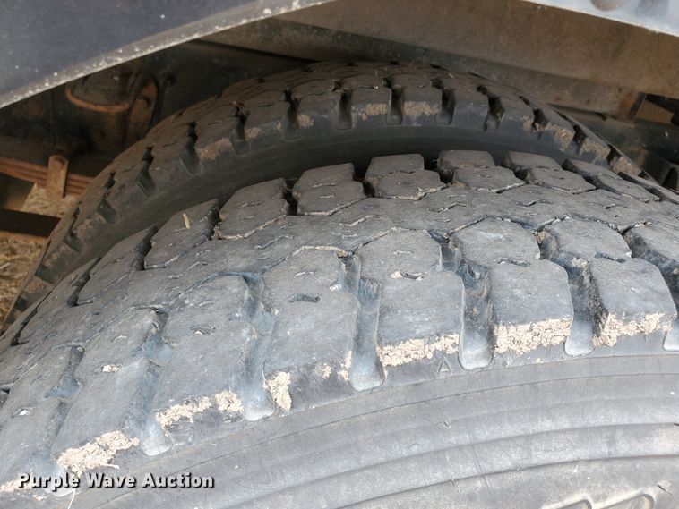 image for item DI5011 1997 Ford B800  school bus