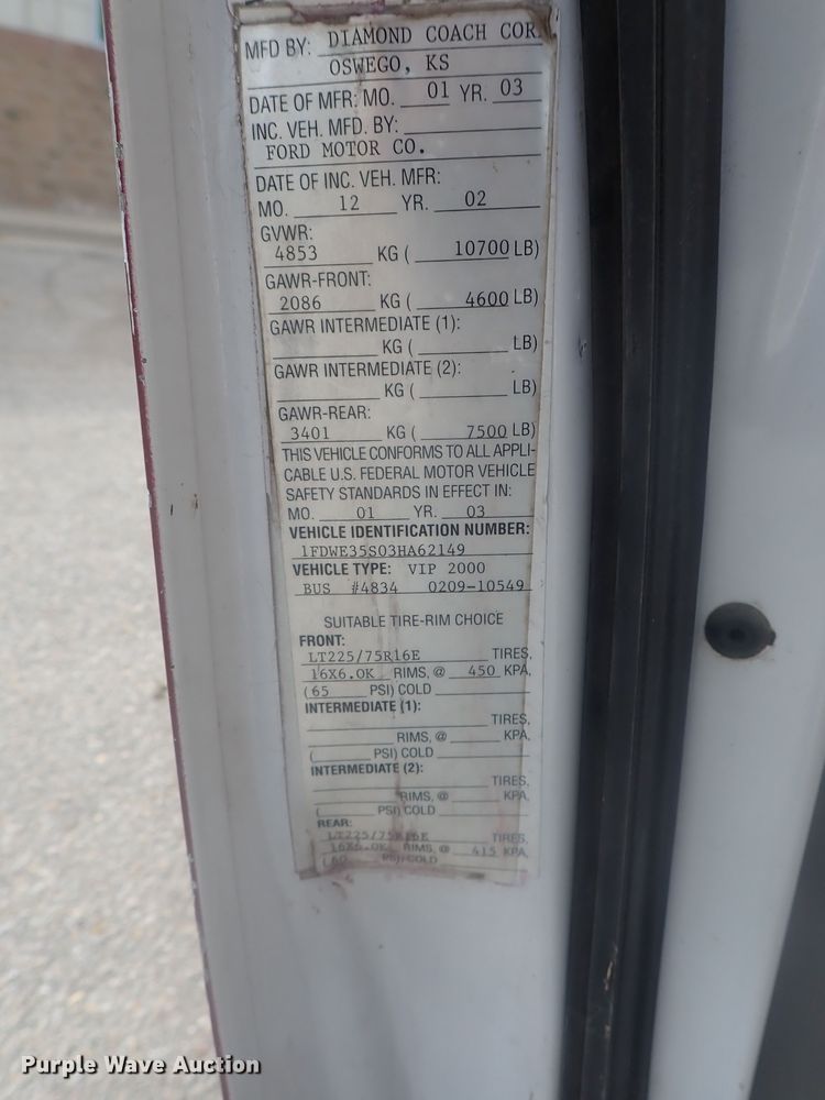 image for item DI7267 2003 Ford E350 Super Duty  shuttle bus