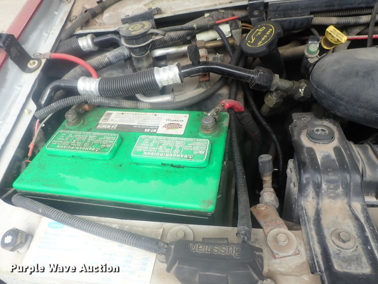 image for item DI7267 2003 Ford E350 Super Duty  shuttle bus