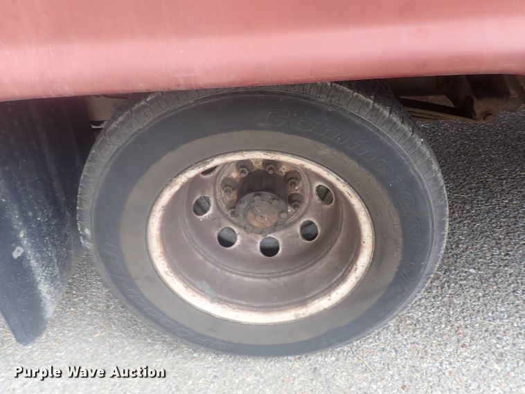 image for item DI7267 2003 Ford E350 Super Duty  shuttle bus