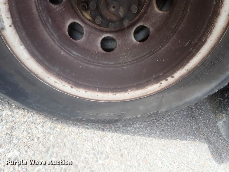 image for item DI7267 2003 Ford E350 Super Duty  shuttle bus