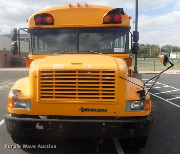 image for item DI7277 1999 International 3800 Blue Bird  school bus
