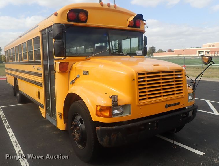 image for item DI7277 1999 International 3800 Blue Bird  school bus