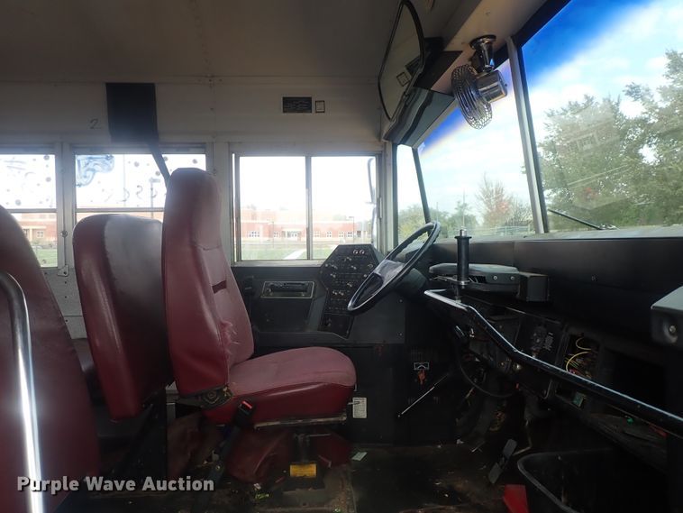 image for item DI7277 1999 International 3800 Blue Bird  school bus