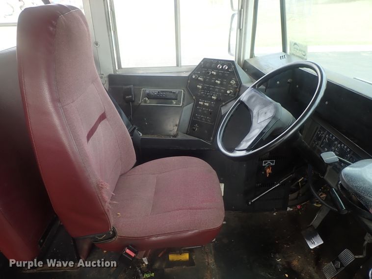 image for item DI7277 1999 International 3800 Blue Bird  school bus