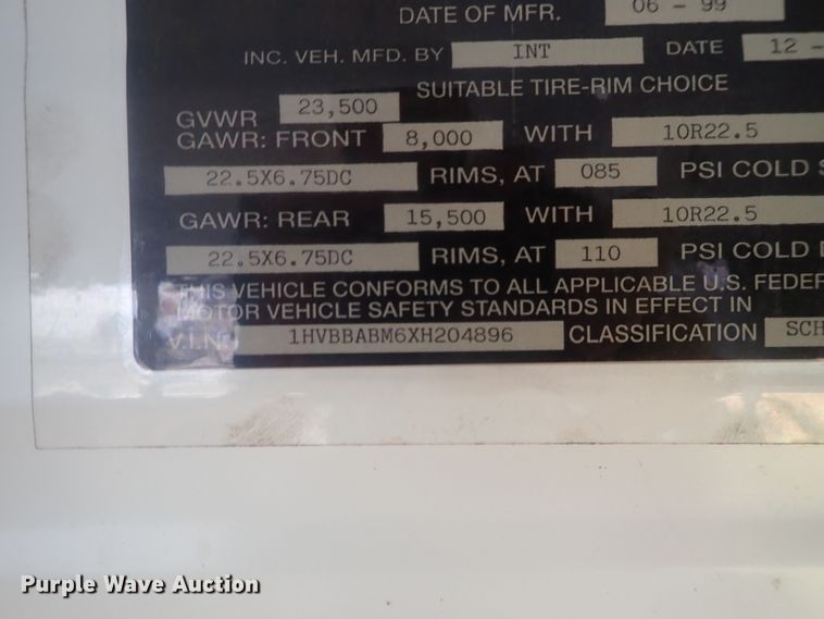 image for item DI7277 1999 International 3800 Blue Bird  school bus