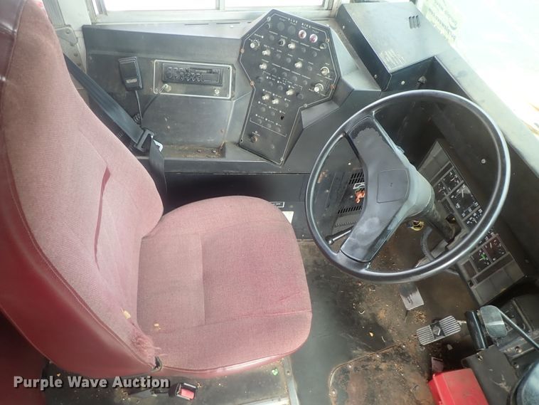 image for item DI7277 1999 International 3800 Blue Bird  school bus