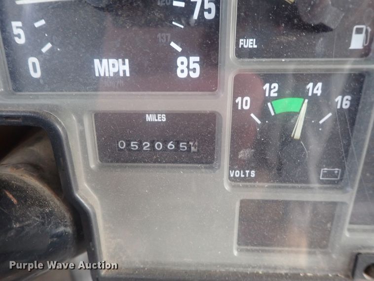 image for item DI7277 1999 International 3800 Blue Bird  school bus