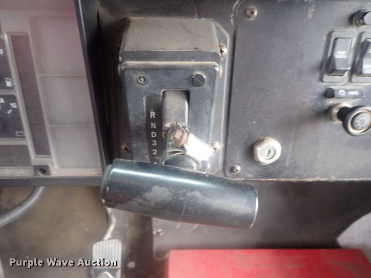 image for item DI7277 1999 International 3800 Blue Bird  school bus