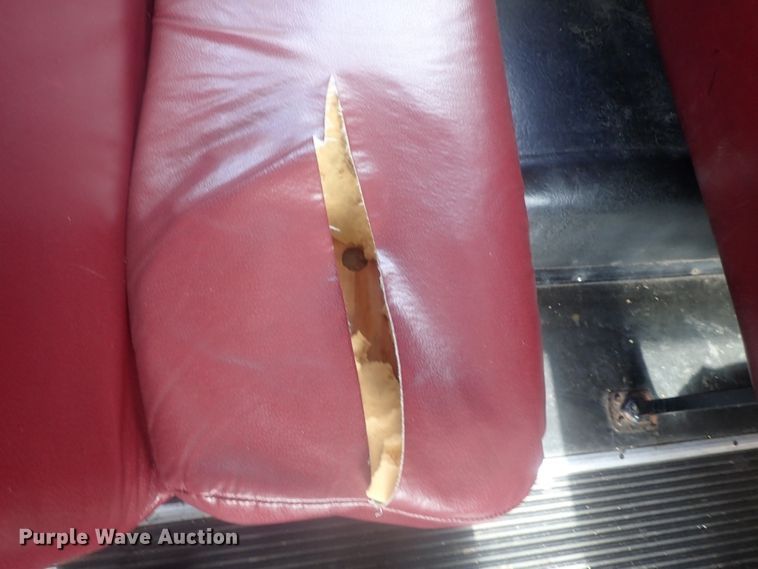 image for item DI7277 1999 International 3800 Blue Bird  school bus