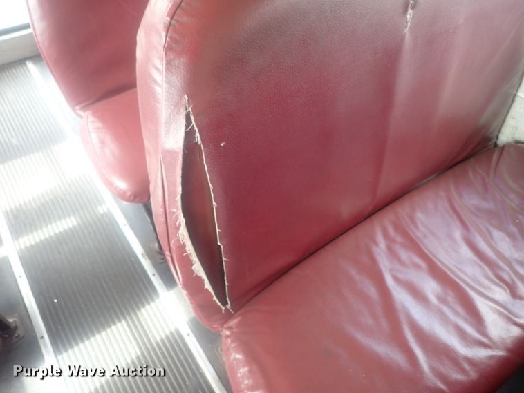 image for item DI7277 1999 International 3800 Blue Bird  school bus